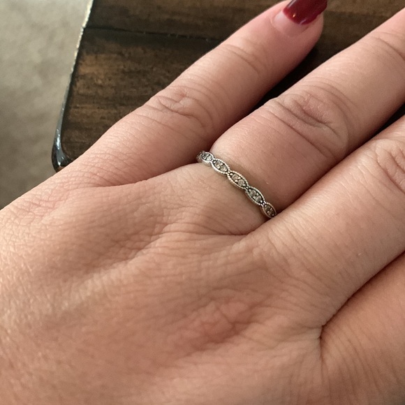 Pandora Oval Leaves Ring *retired* - Picture 3 of 5